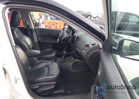 2018 Jeep Compass Limited 4X4 from USA, damaged, VIN 3C4NJDCB7JT365318